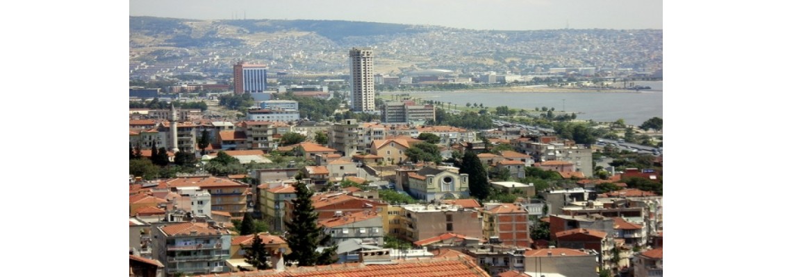 İzmir Bayraklı İlçesi İş Elbiseleri ve Personel Kıyafetleri