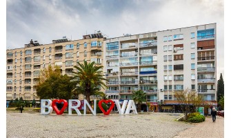 İzmir Bornova İlçesi İş Elbiseleri ve Personel Kıyafetleri